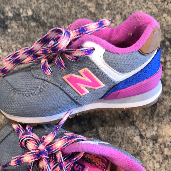 Toddler girls New Balance sneakers size 5 - Picture 2 of 4